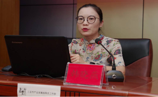 三亚市南繁科学技术研究院副研究员韩晓燕授课